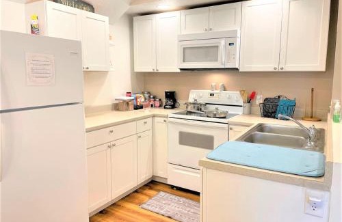 Fort Wayne House | Rabus GIANT Yard and Parking Nature Shopping
