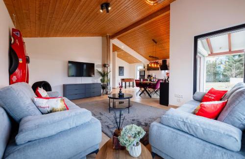 Meuspath House | Racing-Chalet (Ferienhaus)