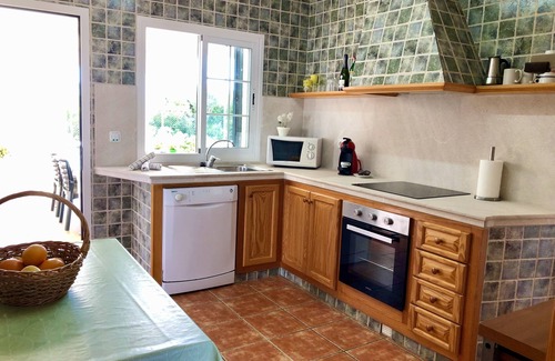 Cap d'en Font Ski Chalet | RACÓ BLAU, individual villa with pool, 3 minutes walk to various coves