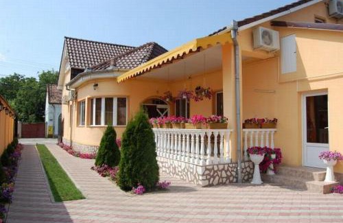 Arad House | Radena