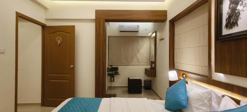 Guruvayur Hotel | Radha Madhavam Apartment's
