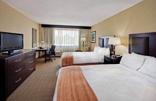 West Freehold Hotel | Radisson Hotel Freehold
