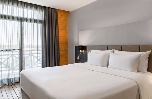 Antananarivo Avaradrano Hotel | Radisson Hotel Tamboho Waterfront Antananarivo