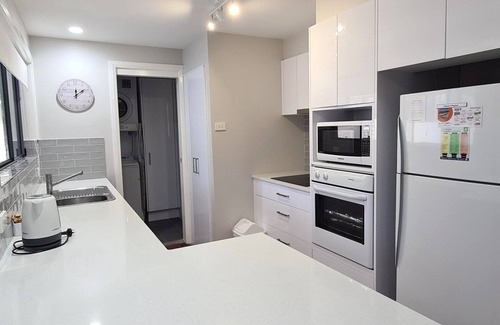 Cams Wharf Apartment | Raffertys Resort
