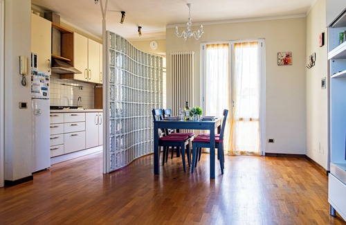 Torre del Lago Puccini Apartment | Raggio di Sole in Torre del Lago Puccini, parking, air conditioning and WiFi