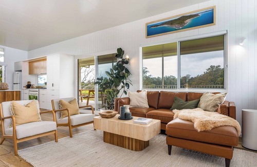 Mooball Cottage | Rail Trail Retreat - Artisan Rural home - 5 mins only to pristine beaches!