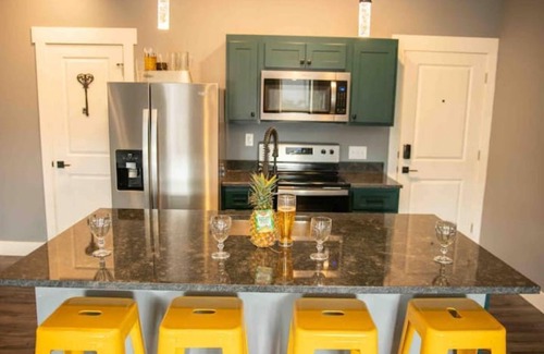 Bellefontaine Apartment | RainbowRow~The Down Under Flat#3