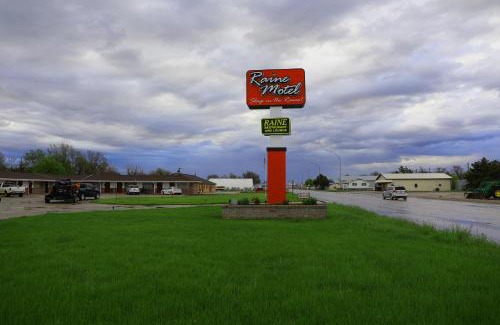 Valentine Hotel | Raine Motel