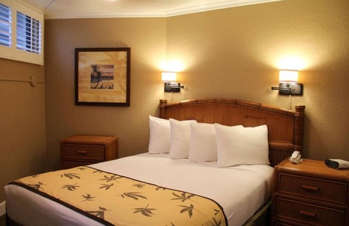 Historic Kailua Village Resort | Raintree Kona Reef, Hawaii Timeshare Rental Second