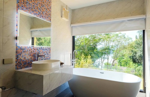 Kanchanaburi Bed & Breakfast | Rakmak Kan Resort & Cafe