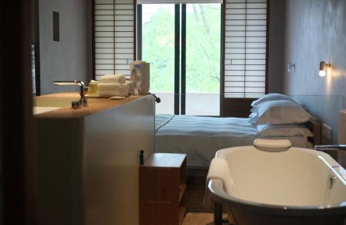 Lucheng District Hotel | Rakuhotel