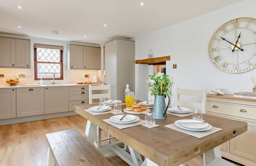West Down House | Ralphy's Retreats - Three Bedroom House, Sleeps 6