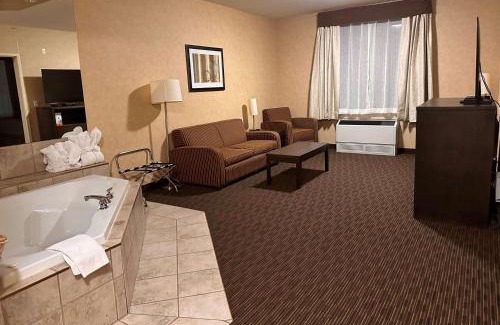 Estevan Hotel | Ramada by Wyndham Estevan