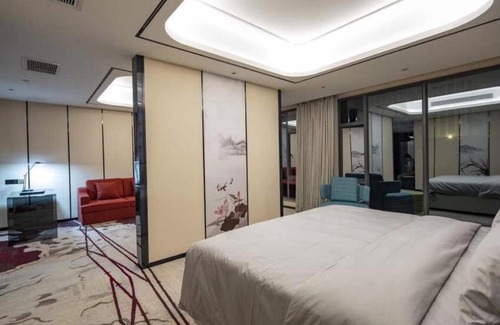 Honghe Hotel | Ramada by Wyndham Mengzi Suites