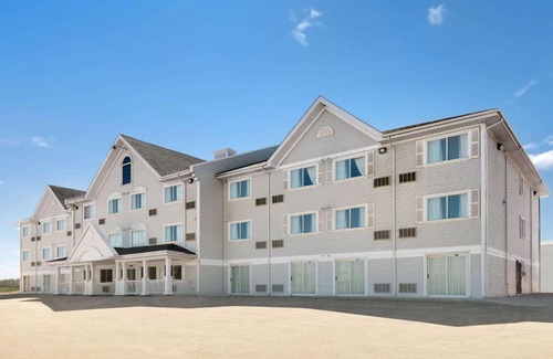 Miramichi Hotel | Ramada by Wyndham Miramichi New Brunswick