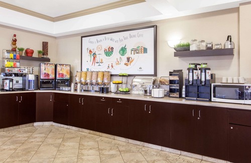 Pincher Creek Hotel | Ramada by Wyndham Pincher Creek