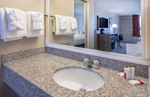 Rome Hotel | Ramada by Wyndham Rome/Verona