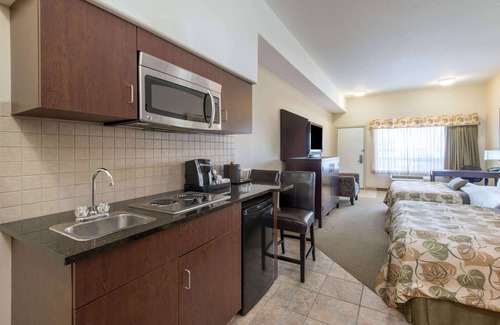 Wainwright Hotel | Ramada by Wyndham Wainwright