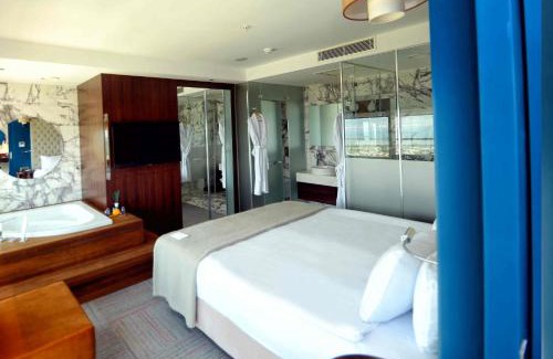 Balcova Hotel | Ramada Encore by Wyndham Izmir