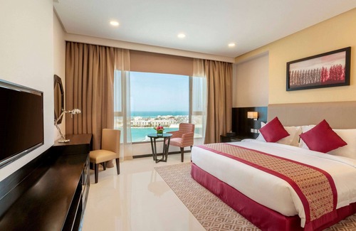 Muharraq Hotel | Ramada Hotel & Suites by Wyndham Amwaj Islands Manama