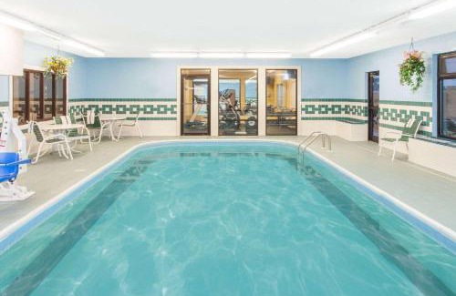 Forsyth Hotel | Ramada Limited Decatur
