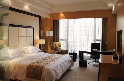 Weicheng District Hotel | Ramada Plaza Weifang