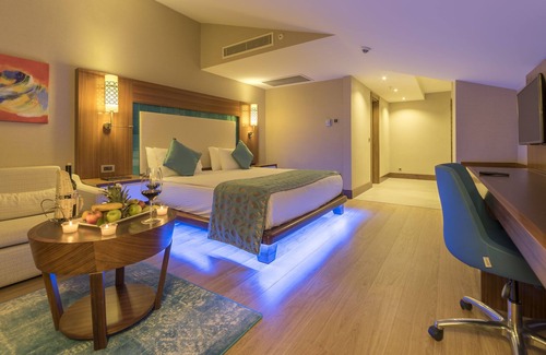 Kusadasi City Centre Resort | Ramada Resort by Wyndham Kusadasi