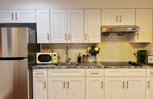 Poplar Apartment | Ramblei near Chinatown & CenterCity: 2-Bedroom - Unit C