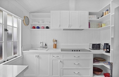 Witta House | Rambling Roses Summar