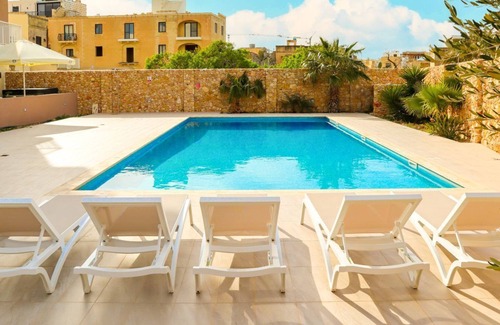 Ggantija Villa | Ramla Retreat - Four Bedroom Villa, Sleeps 11