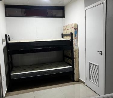 Alexania House | Rancho Contêiner Corumbá 4 - Interlagos Condominium