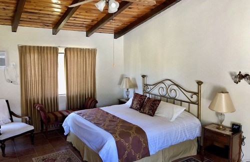 San Antonio de las Minas Bed & Breakfast | Rancho el Parral in Valle de Guadalupe Surrounded by nature