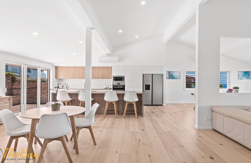 Salamander Bay House | Randall Drive No 64 - Magnificent Views - Pool - Air con - WiFi - The list goes on!