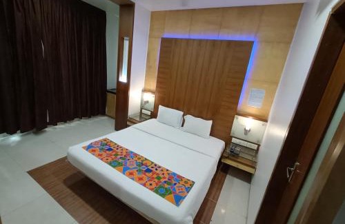 Shivajinagar Hotel | Rapid Lakme Executive Hotel
