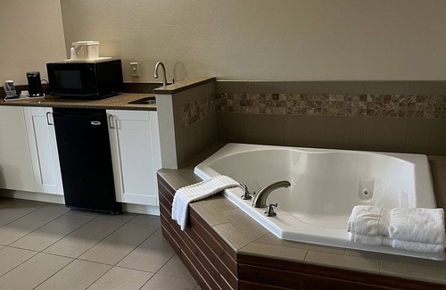 Baxter Hotel | Rapid River Lodge