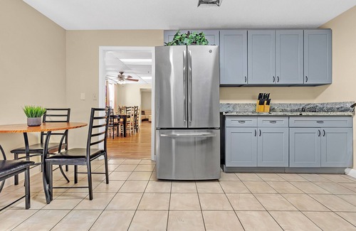 Memphis House | Rare 6-Bedroom Home Near Midtown Memphis & Beale Street.