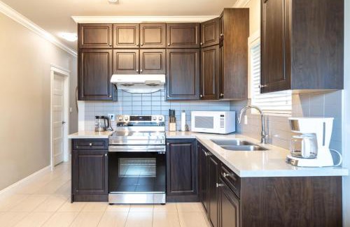 East Side House | Rare Find Exquisitely New Quiet & Safe Skytrain Home