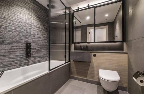Queenstown Apartment | *Rare Find* Luxury London Collection