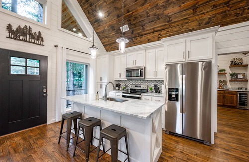 Broken Bow Cabin | Rated as one of the top 15 most romantic getaways in Oklahoma
