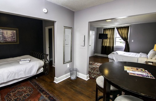 Treme Hotel | Rathbone Mansions - Superior Queen Queen