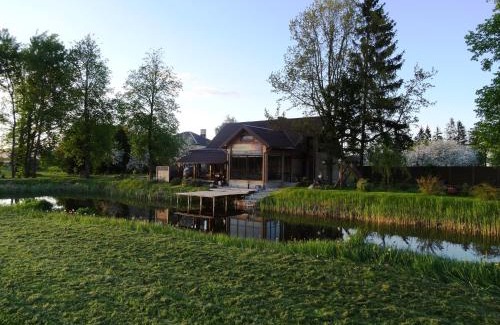 Sniuraiciai House | Raudonkalnis