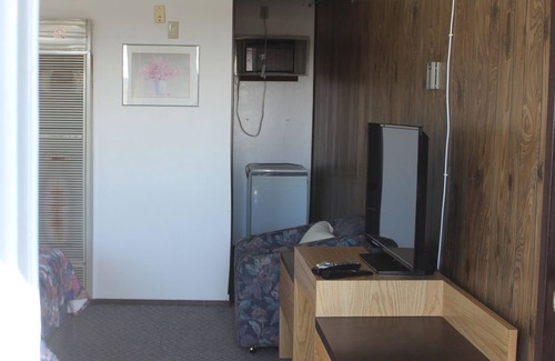 Youngstown Hotel | Raval Paradise Motel & RV Park