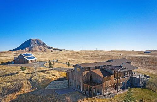 Sturgis House | Raz Hideaway