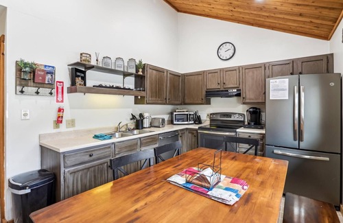 Canaan Valley Condo | Ready to ski? This is the place to be! Check out Ski Ride Inn!