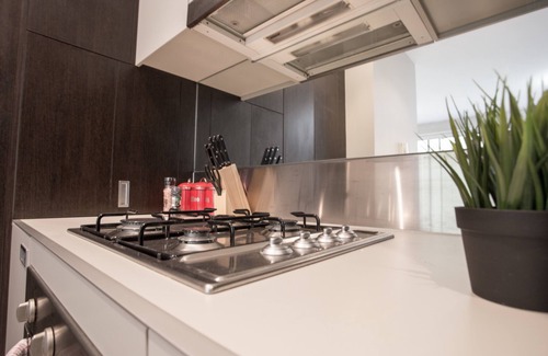 Kensington Apartment | ReadySet Apartments on Altona
