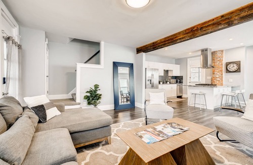 Clintonville House | Recent remodel, 2 King Beds, 5-star reviews, Close to OSU, Zoo & More!
