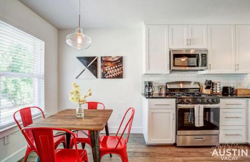 Parker Lane Apartment | Recently Remodeled Home Close to South Congress