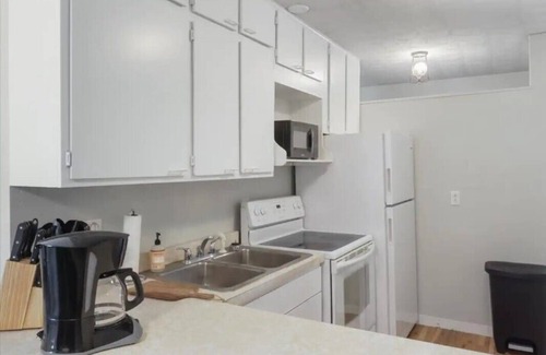 Prairieton House | Recently remodeled- Cute and Cozy Two Bedroom