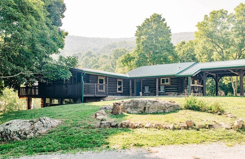 Pearisburg Cabin | Recently renovated mountaintop cabin!