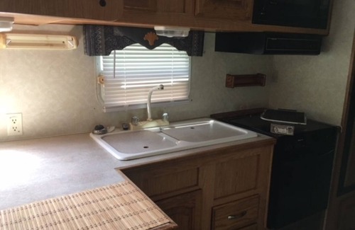 Northeast Houston House | Recreational Vehicle On a Beautiful site A